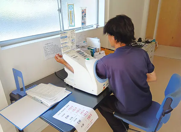 乗車前にはアルコール検査を実施！