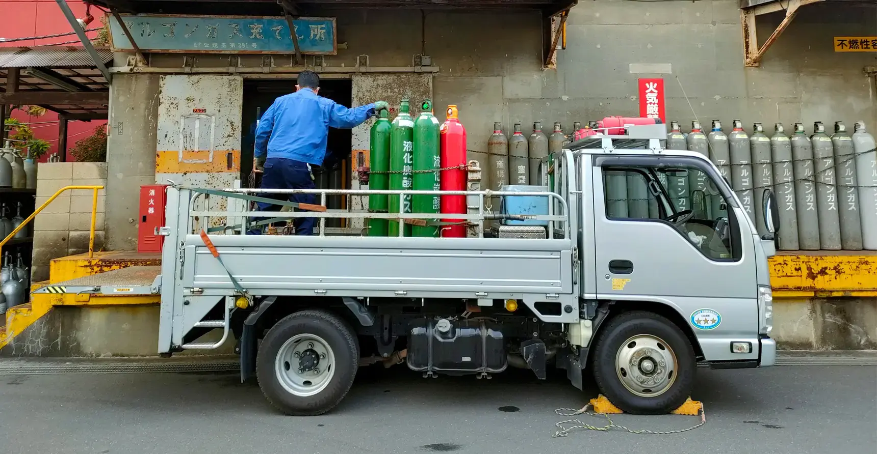高圧ガス全般の配送ドライバー（3t・4t車）